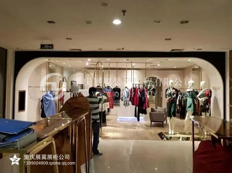 服装类展柜1